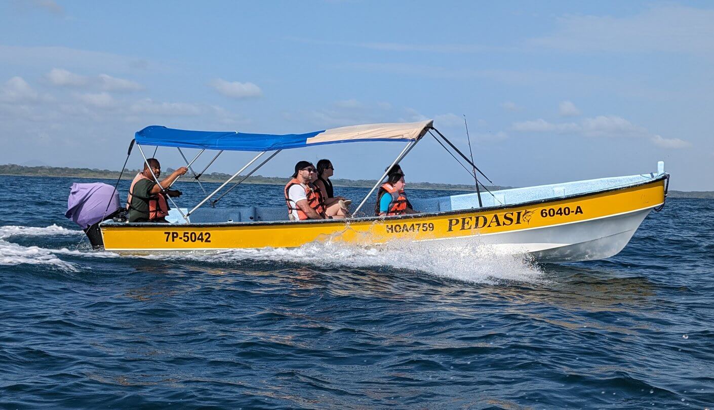 Boat to Isla Iguana