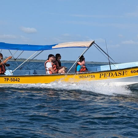 Boat to Isla Iguana